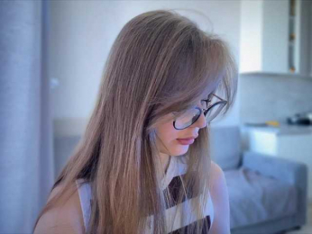 sh4wty webcam bongacams model stream image