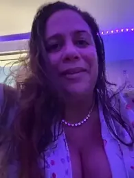 PrettyKittyMia webcam model stream image