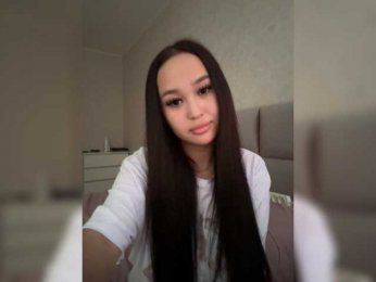 SonyaLess webcam model stream image