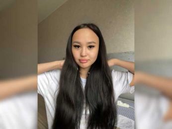 SonyaLess webcam model stream image