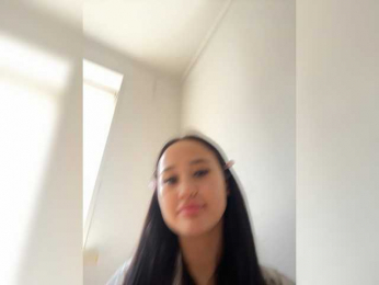 SonyaLess webcam model stream image