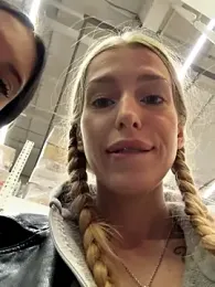 kira_mia webcam model stream image