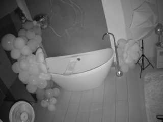 voyeurcam-casa-salsa-bathroom-5 webcam model stream image