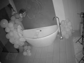 voyeurcam-casa-salsa-bathroom-5 webcam model stream image