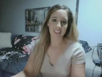 khelzy webcam model stream image