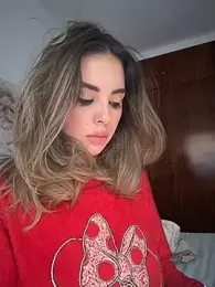 Alirawrz webcam model stream image