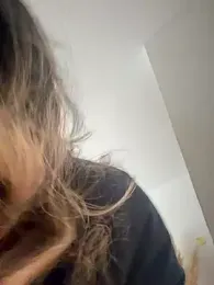 Alirawrz webcam model stream image