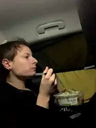 GoldenPussy1329 webcam stripchat model stream image