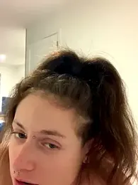 GoldenPussy1329 webcam model stream image