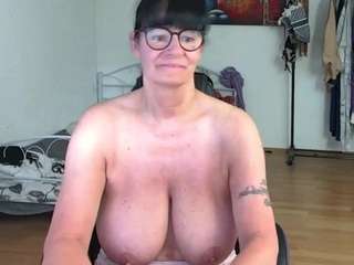 illymaus webcam model stream image
