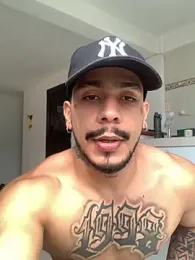 DeimonOficial webcam model stream image