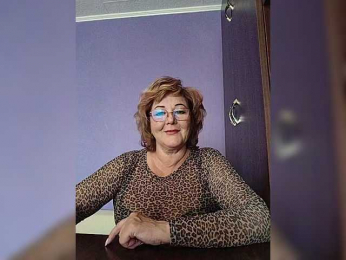 KarinkaSweet webcam model stream image