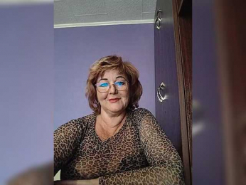 KarinkaSweet webcam model stream image