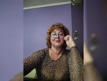 KarinkaSweet webcam model stream image