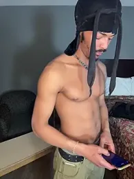 TRILLAHUNG webcam model stream image