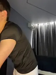 MaxWoolf webcam stripchat model stream image