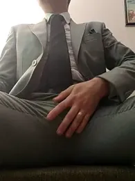TurkishDelightinaSuit webcam model stream image