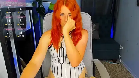 YrKiraXO webcam model stream image
