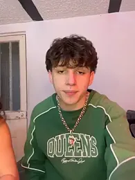 Valenr_and_Thomas webcam model stream image