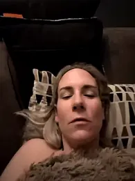 NaomiAndFriends webcam model stream image