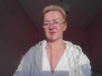 TheCryptoQueen webcam model stream image