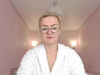 TheCryptoQueen webcam model stream image