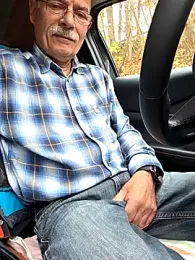 bottomhairy webcam stripchat model stream image