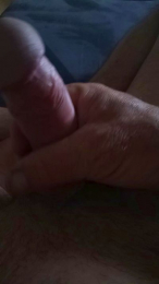 Aple82 webcam model stream image