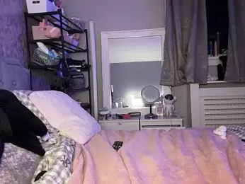 Ellieskyyee1 webcam stripchat model stream image