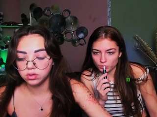 bella-cute1 webcam model stream image