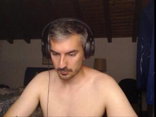 Maxwell Grant webcam model stream image