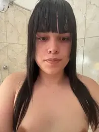 karolsinhax webcam model stream image