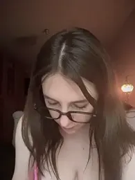 MommmyYummy webcam model stream image