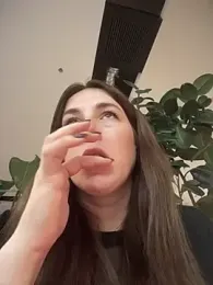 MommmyYummy webcam model stream image