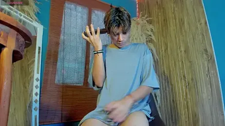 Leo_Glow webcam stripchat model stream image