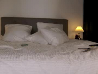 wow_peach_girl webcam model stream image