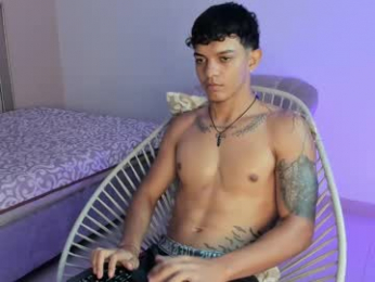 noah_cole_ webcam model stream image