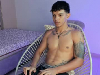 noah_cole_ webcam model stream image