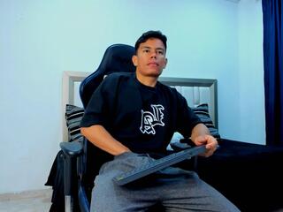 Logan Jackson webcam model stream image
