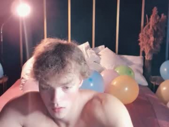chase_muscular webcam model stream image