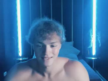 chase_muscular webcam model stream image