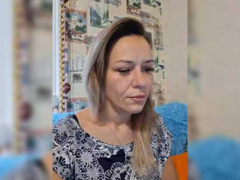 krisred webcam model stream image