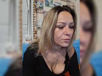 krisred webcam model stream image