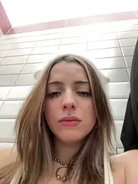 LoraaDoll webcam stripchat model stream image