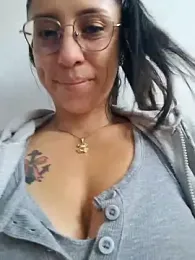 VALERY-03_ webcam model stream image