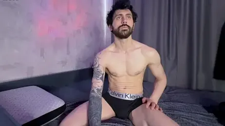 Oscar_Miller_ webcam model stream image