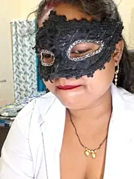 Soniya_G webcam model stream image