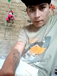 Lukas_strong webcam model stream image