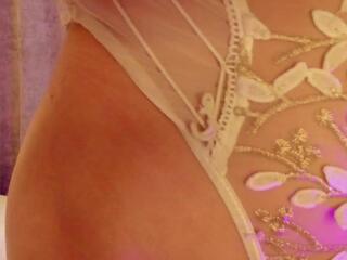 Meghan Thompson webcam model stream image