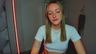 EvelynBlond webcam model stream image